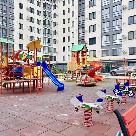 Apartament Confort キシナウ エクステリア 写真