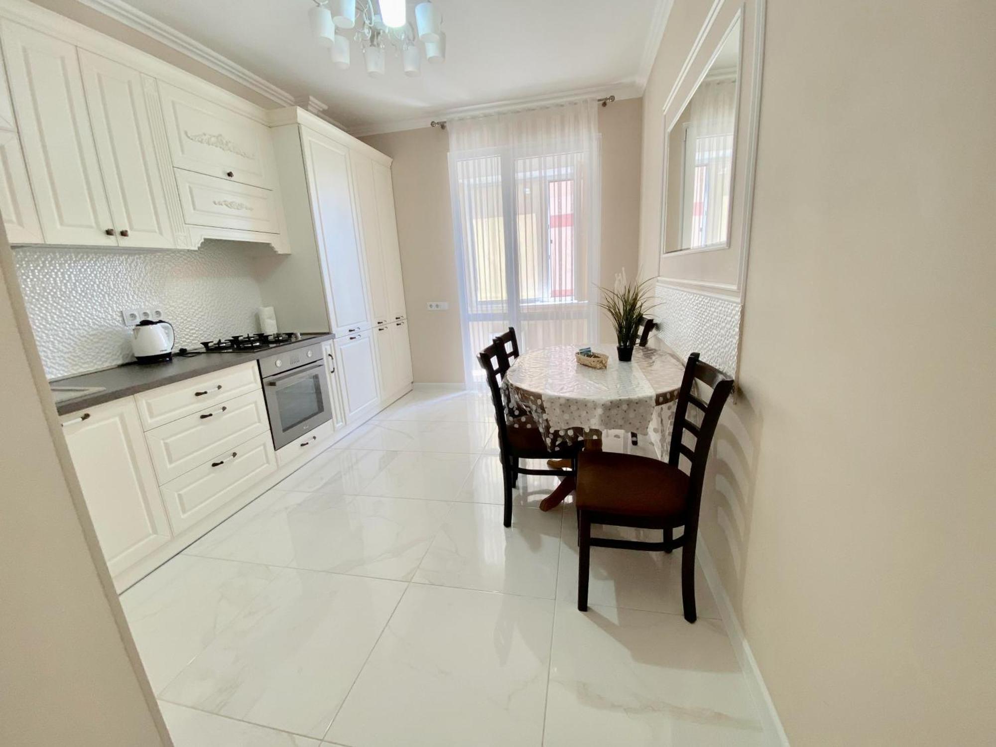 Apartament Confort キシナウ エクステリア 写真